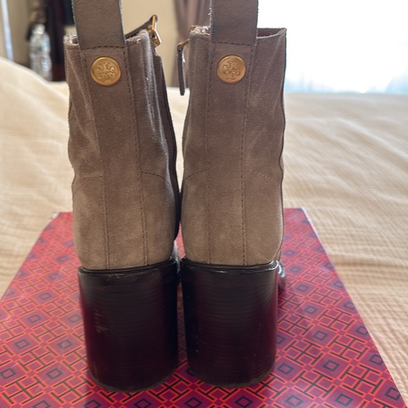 Suede boots - Picture 2 of 7